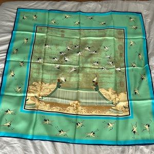 Original Chinese silk scarf with crane pattern - NEW
